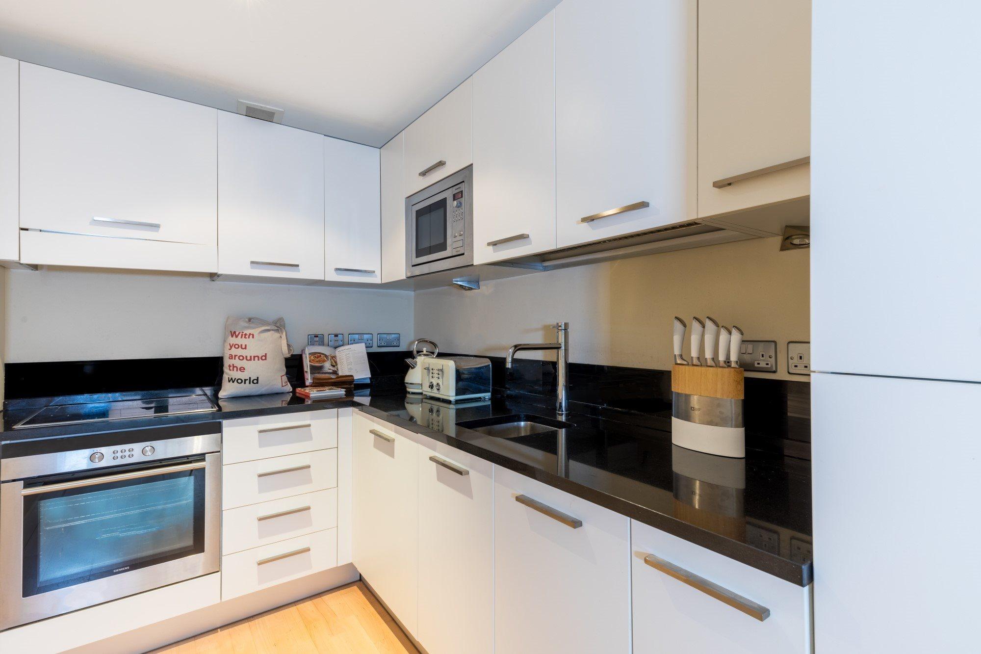One Bed Serviced Near Blackfriars * Londra